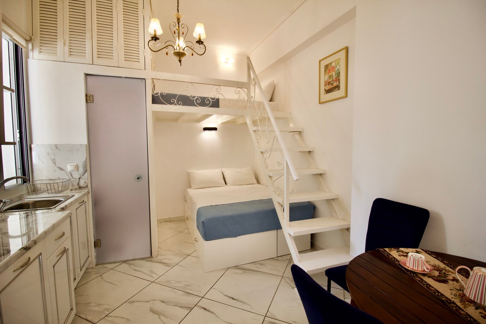 Central Luxurious Retreat Studio