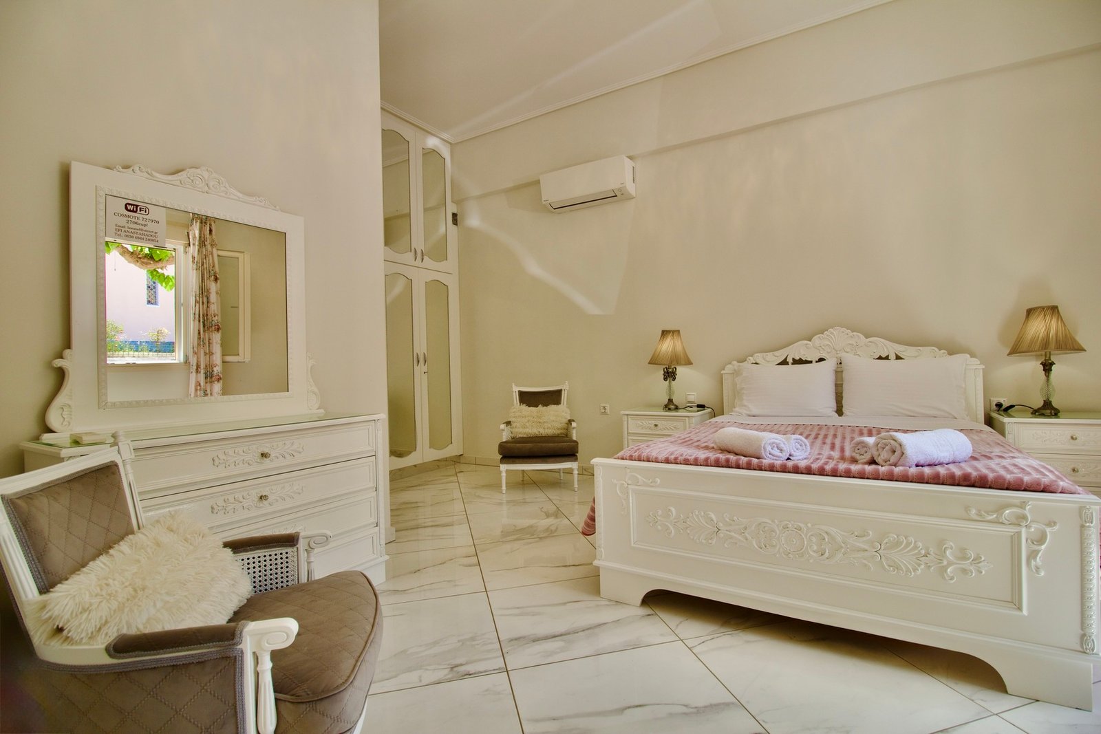 Central Luxurious Retreat Apartment