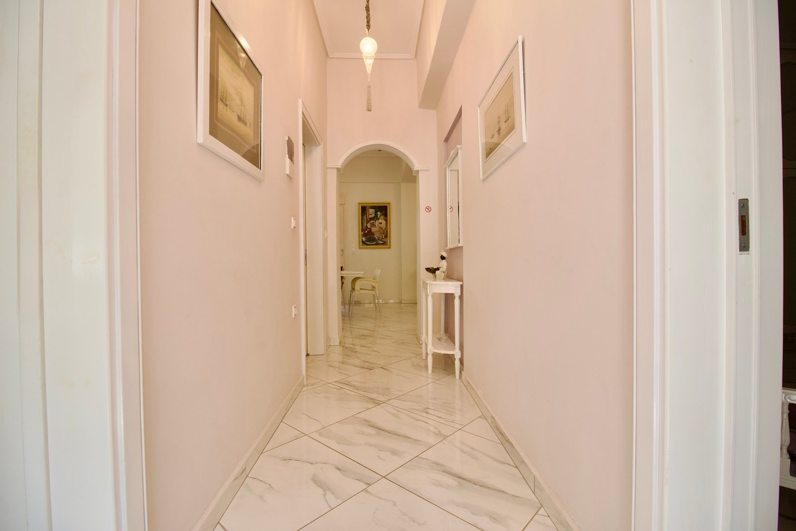 Central Luxurious Retreat Apartment