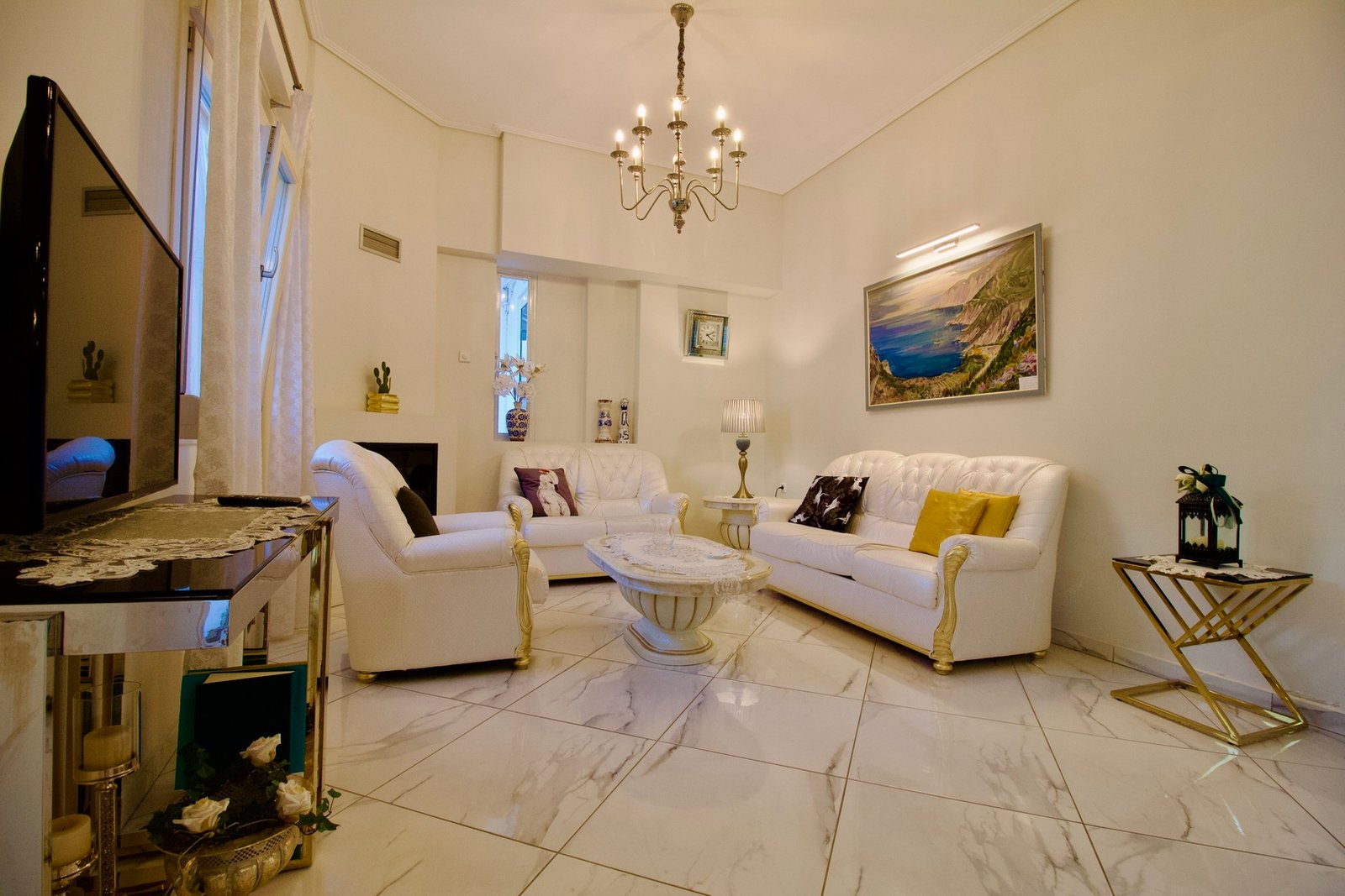 Central Luxurious Retreat Apartment