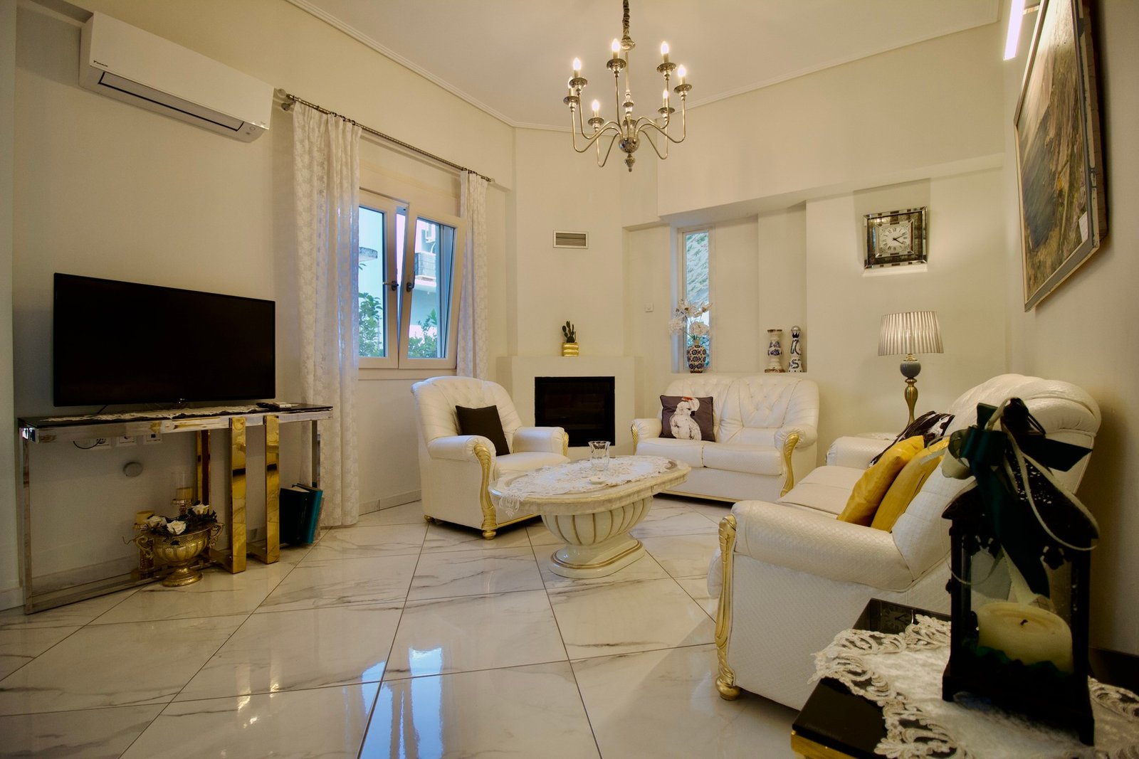 Central Luxurious Retreat Apartment