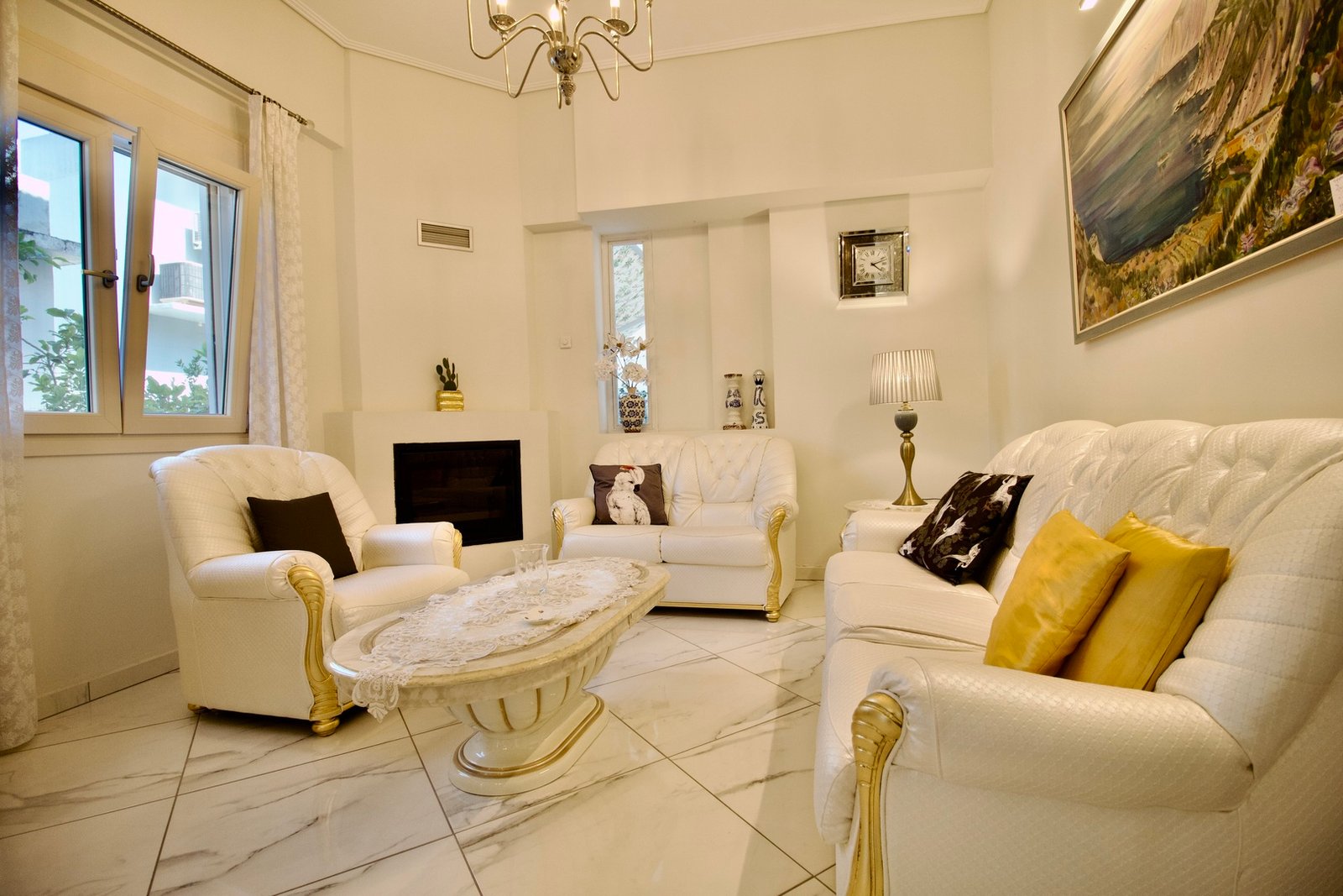 Central Luxurious Retreat Apartment