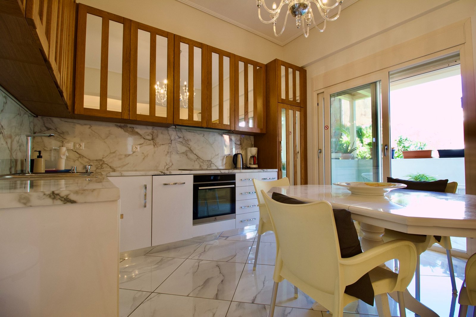 Central Luxurious Retreat Apartment